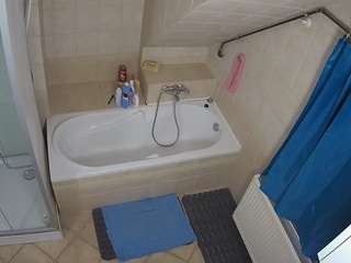 voyeurcam-julmodels-bath-2nd-1