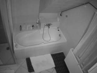 Julmodels Bathroom 2nd Floor-1