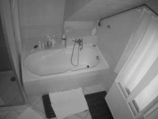 voyeurcam-julmodels-bath-2nd-1 from camsoda