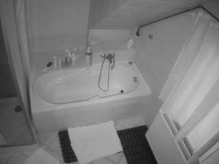 voyeurcam-julmodels-bath-2nd-1 camsoda