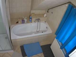 voyeurcam-julmodels-bath-2nd-1 Live Webcam on CamSoda