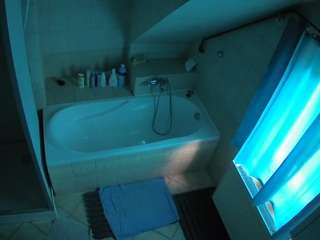 voyeurcam-julmodels-bath-2nd-1 camsoda