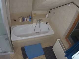 voyeurcam-julmodels-bath-2nd-1