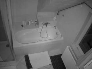 voyeurcam-julmodels-bath-2nd-1 Live Webcam on CamSoda