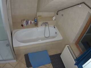 voyeurcam-julmodels-bath-2nd-1 camsoda