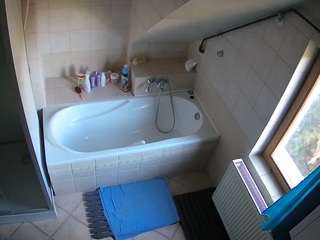 voyeurcam-julmodels-bath-2nd-1 camsoda