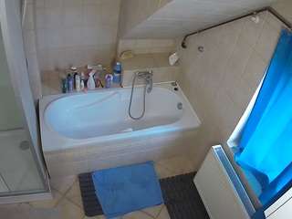 voyeurcam-julmodels-bath-2nd-1 camsoda