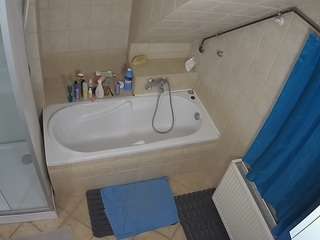 voyeurcam-julmodels-bath-2nd-1 camsoda