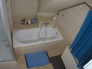 voyeurcam-julmodels-bath-2nd-1 camsoda
