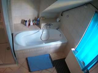 voyeurcam-julmodels-bath-2nd-1