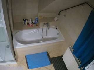 voyeurcam-julmodels-bath-2nd-1