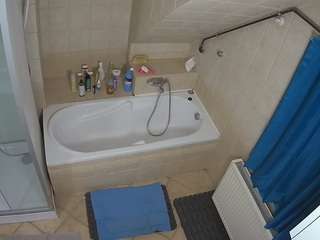 voyeurcam-julmodels-bath-2nd-1 camsoda