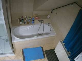 voyeurcam-julmodels-bath-2nd-1 camsoda