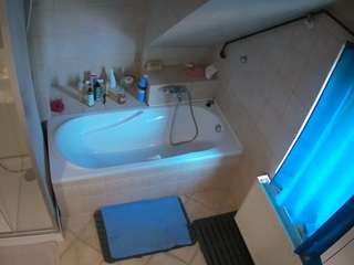 voyeurcam-julmodels-bath-2nd-1 camsoda