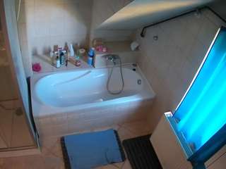 voyeurcam-julmodels-bath-2nd-1 camsoda