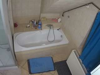 voyeurcam-julmodels-bath-2nd-1 camsoda