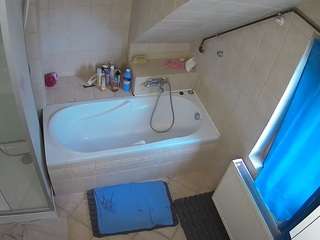 voyeurcam-julmodels-bath-2nd-1 camsoda