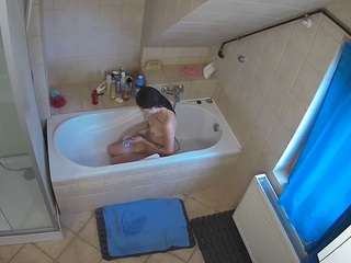 voyeurcam-julmodels-bath-2nd-1