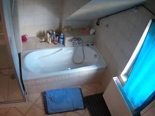 voyeurcam-julmodels-bath-2nd-1 camsoda