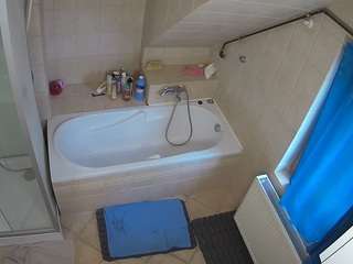 voyeurcam-julmodels-bath-2nd-1 camsoda