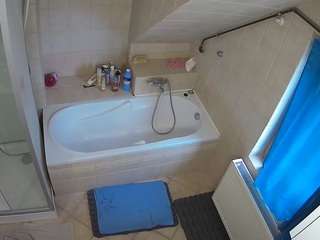 voyeurcam-julmodels-bath-2nd-1 camsoda