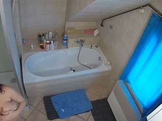 voyeurcam-julmodels-bath-2nd-1