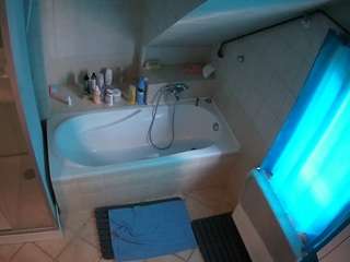 voyeurcam-julmodels-bath-2nd-1