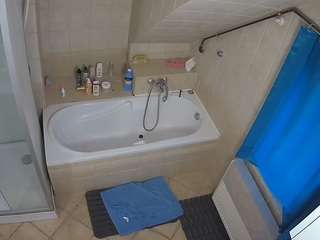 voyeurcam-julmodels-bath-2nd-1 webcam model