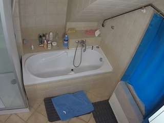 voyeurcam-julmodels-bath-2nd-1 webcam model