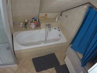 voyeurcam-julmodels-bath-2nd-1