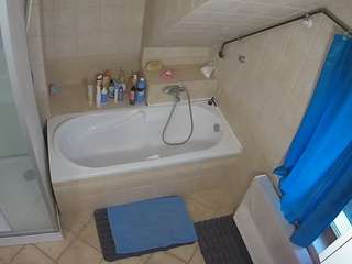 Julmodels Bathroom 2nd Floor-1