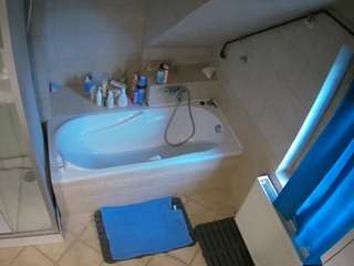 voyeurcam-julmodels-bath-2nd-1