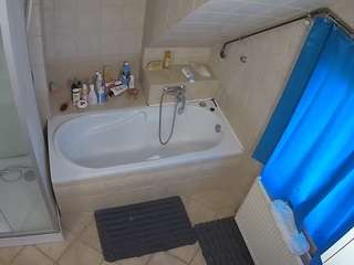 voyeurcam-julmodels-bath-2nd-1