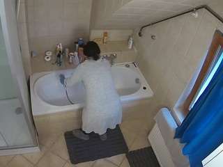 voyeurcam-julmodels-bath-2nd-1