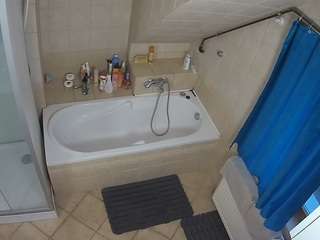 voyeurcam-julmodels-bath-2nd-1 Live Webcam on CamSoda