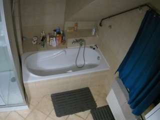 voyeurcam-julmodels-bath-2nd-1