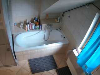 voyeurcam-julmodels-bath-2nd-1's CamSoda show and profile