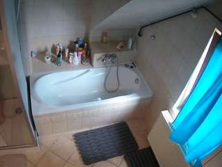 voyeurcam-julmodels-bath-2nd-1