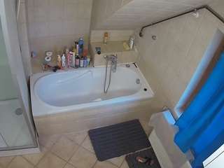 voyeurcam-julmodels-bath-2nd-1 webcam model
