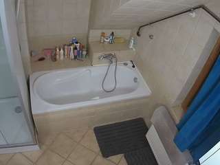 voyeurcam-julmodels-bath-2nd-1 webcam model