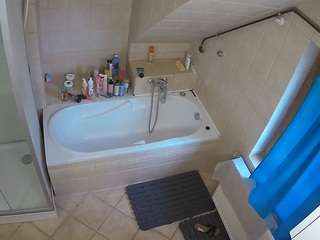 voyeurcam-julmodels-bath-2nd-1 webcam model