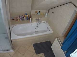 voyeurcam-julmodels-bath-2nd-1 Live Webcam on CamSoda