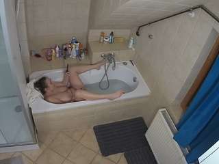voyeurcam-julmodels-bath-2nd-1 camsoda