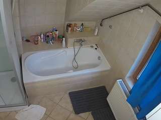 voyeurcam-julmodels-bath-2nd-1