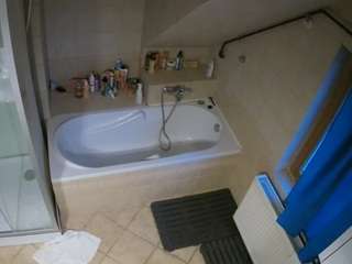 voyeurcam-julmodels-bath-2nd-1