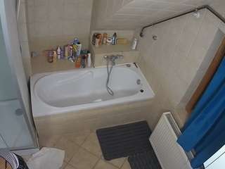 voyeurcam-julmodels-bath-2nd-1