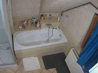 voyeurcam-julmodels-bath-2nd-1