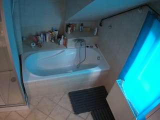 voyeurcam-julmodels-bath-2nd-1