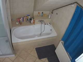 voyeurcam-julmodels-bath-2nd-1
