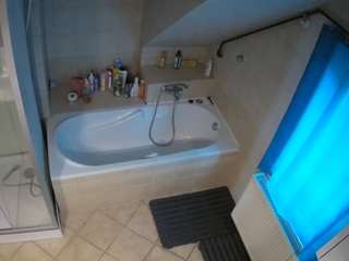voyeurcam-julmodels-bath-2nd-1